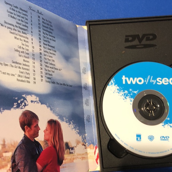 10/$20 DVD - Two if by sea - movie with Sandra Bullock - Picture 2 of 3